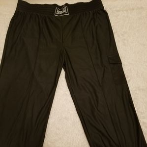 Everlast Women Workout Boxing Capris Pants